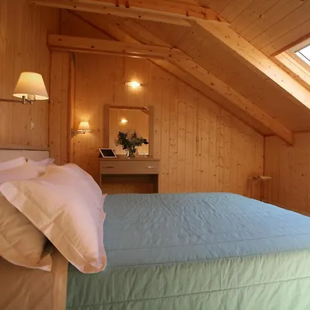 Grand Theoni Boutique & Отель Василики