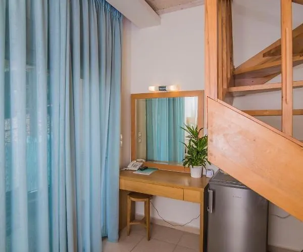 Hotel Grand Theoni Boutique & 4*