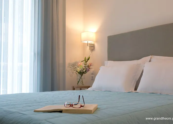 Grand Theoni Boutique & 4* Vasiliki (Lefkada)