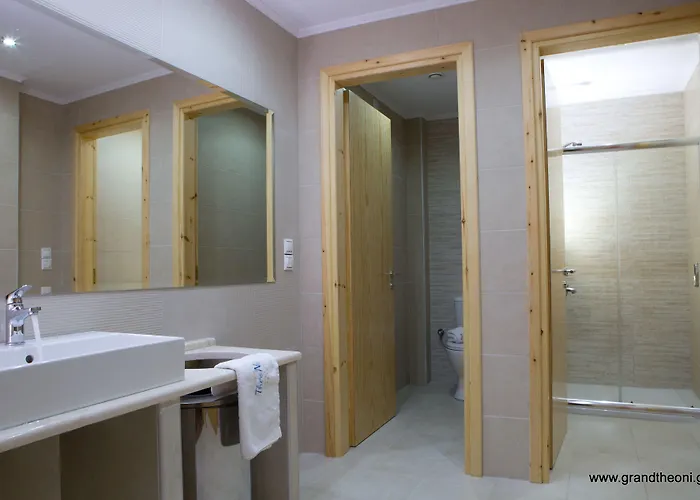 Hotel Grand Theoni Boutique &