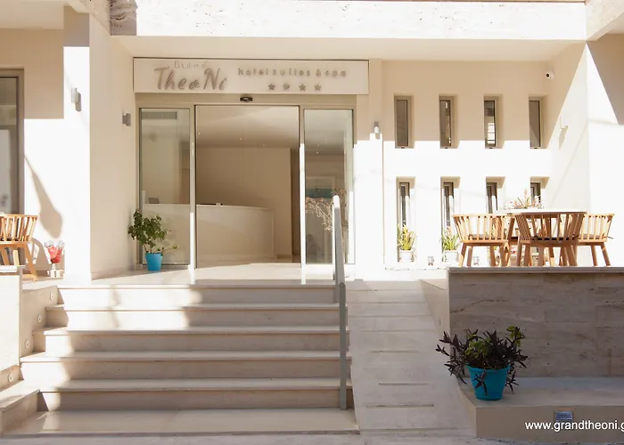 Grand Theoni Boutique & Hotel 4*