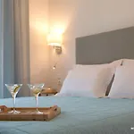 Grand Theoni Boutique & Hotell 4*