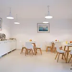 Hotell Grand Theoni Boutique & Vasiliki