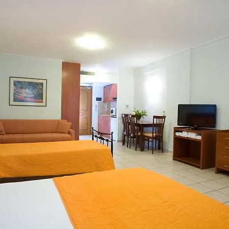 فندق Grand Theoni Boutique & 4*