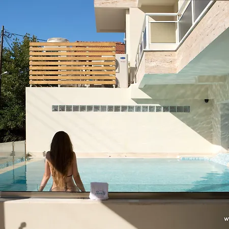 Grand Theoni Boutique & Hotel 4*