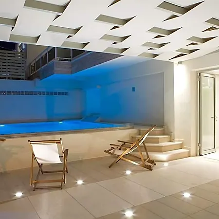מלון Grand Theoni Boutique & 4*