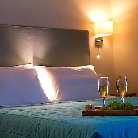 מלון Grand Theoni Boutique & 4*