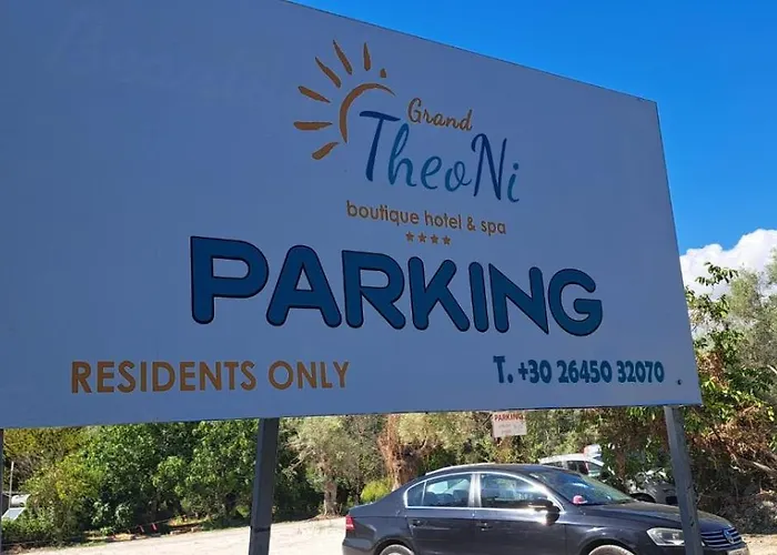 Grand Theoni Boutique & Hotel