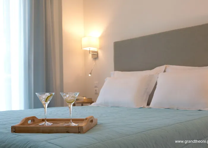 Grand Theoni Boutique & Hotel 4*