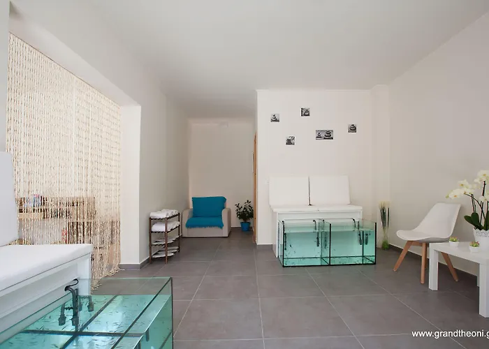 Grand Theoni Boutique & 4*