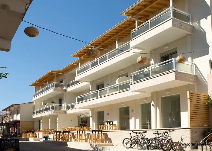 Grand Theoni Boutique & 4*